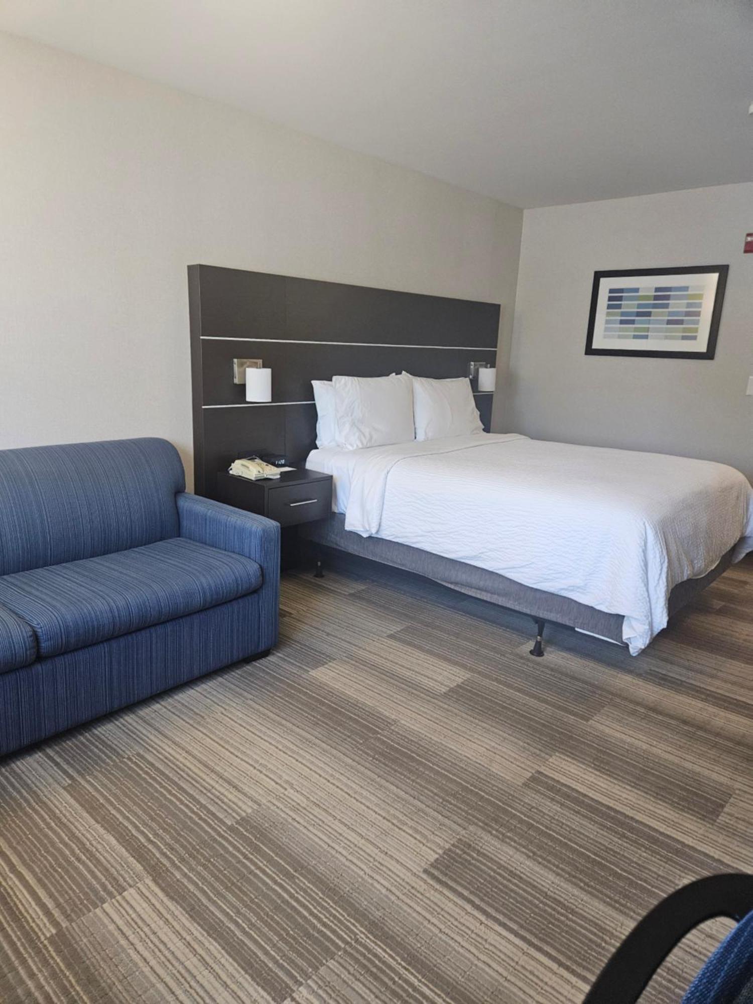 Holiday Inn Express Hotels & Suites Burlington, An Ihg Hotel Bagian luar foto